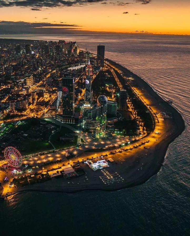 Panoramic Sea And City View Aparthotel In Orbi City Batumi Eksteriør bilde